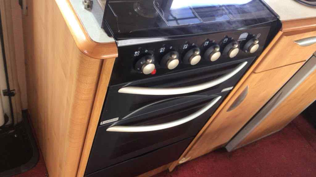 2004 Auto-Trail Apache 700 SE motorhome kitchen